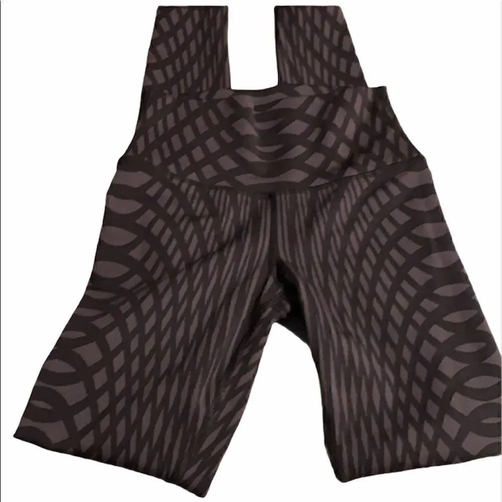 Nwot Alo Yoga Arches high waist airbrush leggings